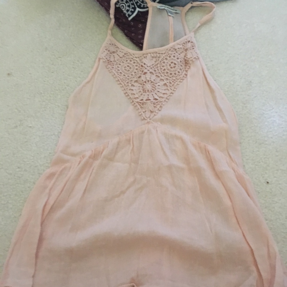 peach tank top